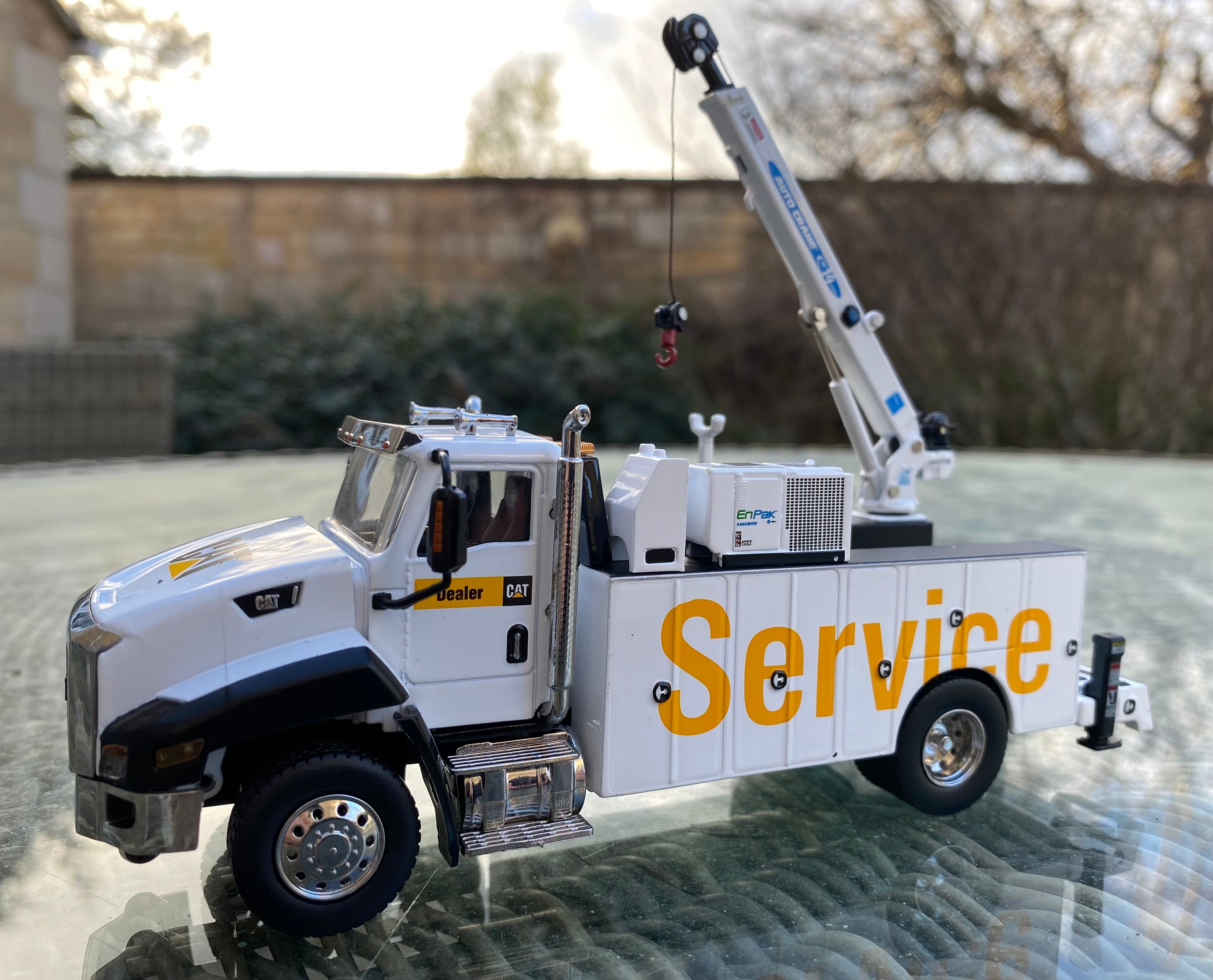CAT CT660 Auto-Crane Titan 85 body with Miller EnPak. 1:50 scale.