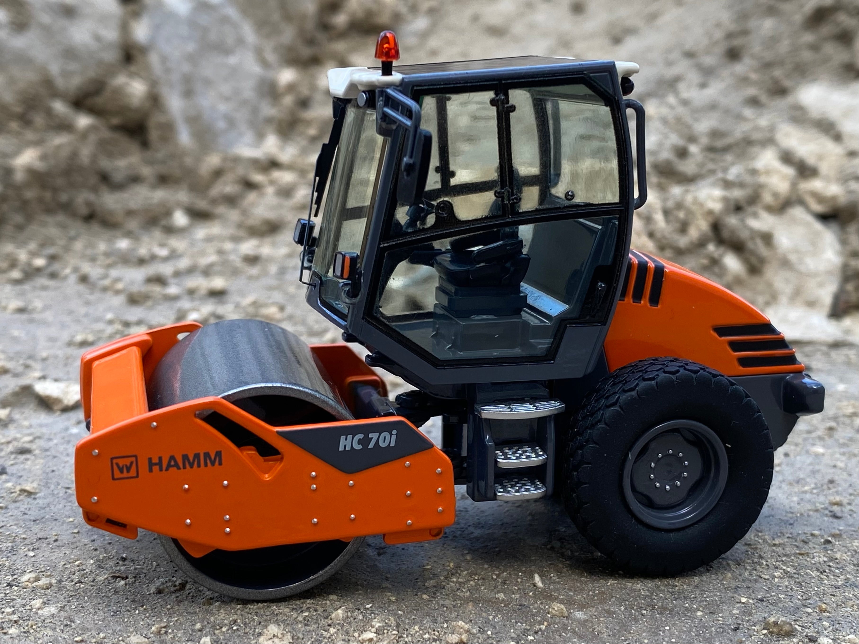 HAMM HC 70i roller. 1:50 scale