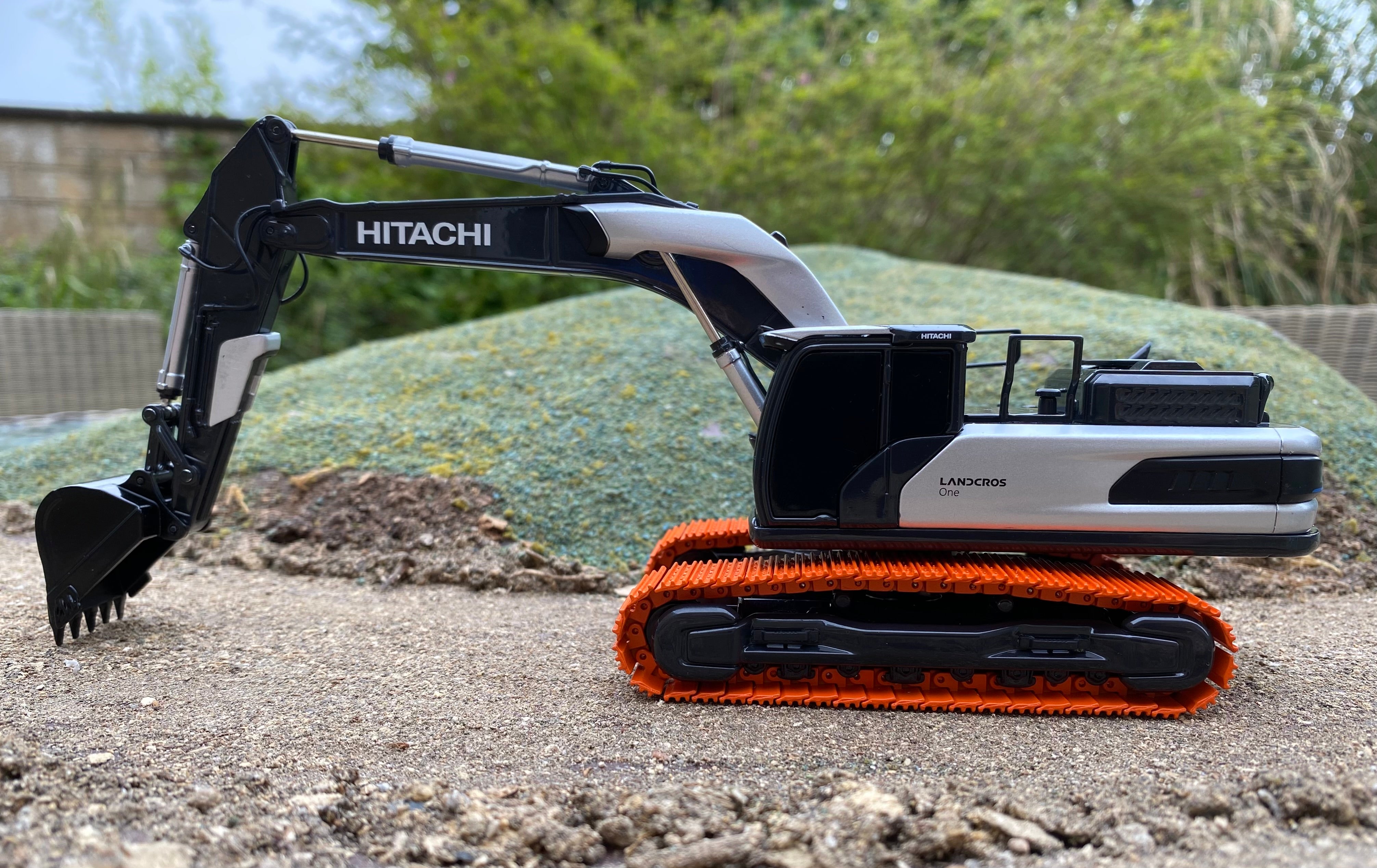 HITACHI LANDCROS One Concept Excavator. 1:50 scale