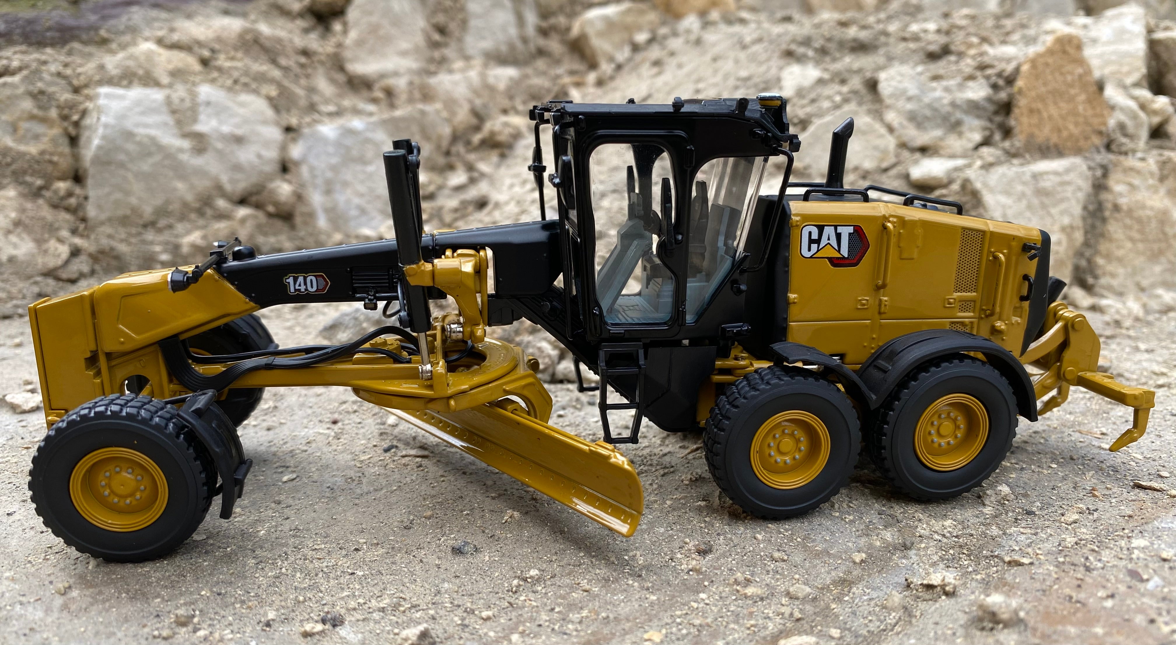 CAT 140 LVR Motor Grader. 1:50 scale.