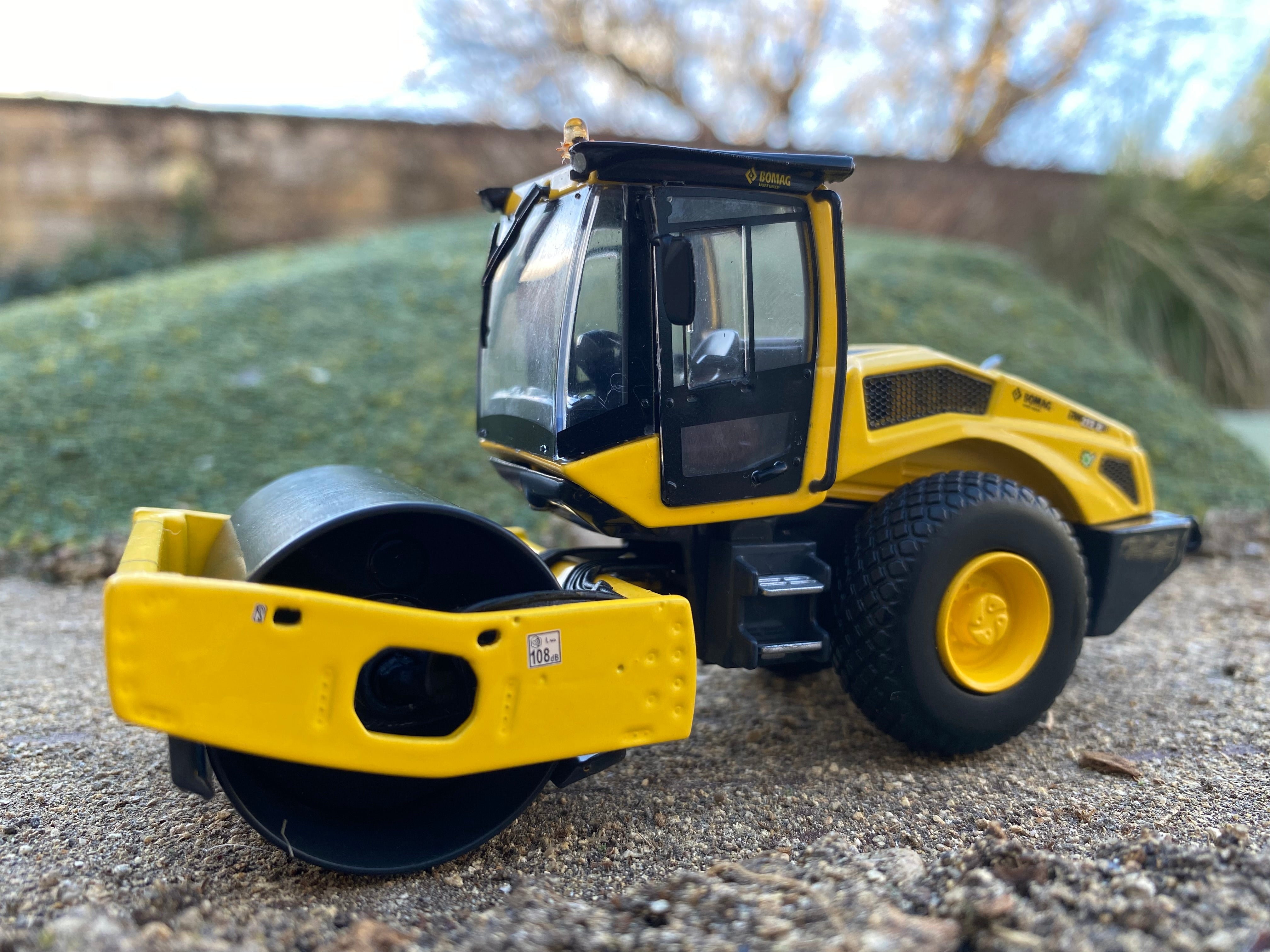 BOMAG BW 213 D-5 Roller. Scale 1:50