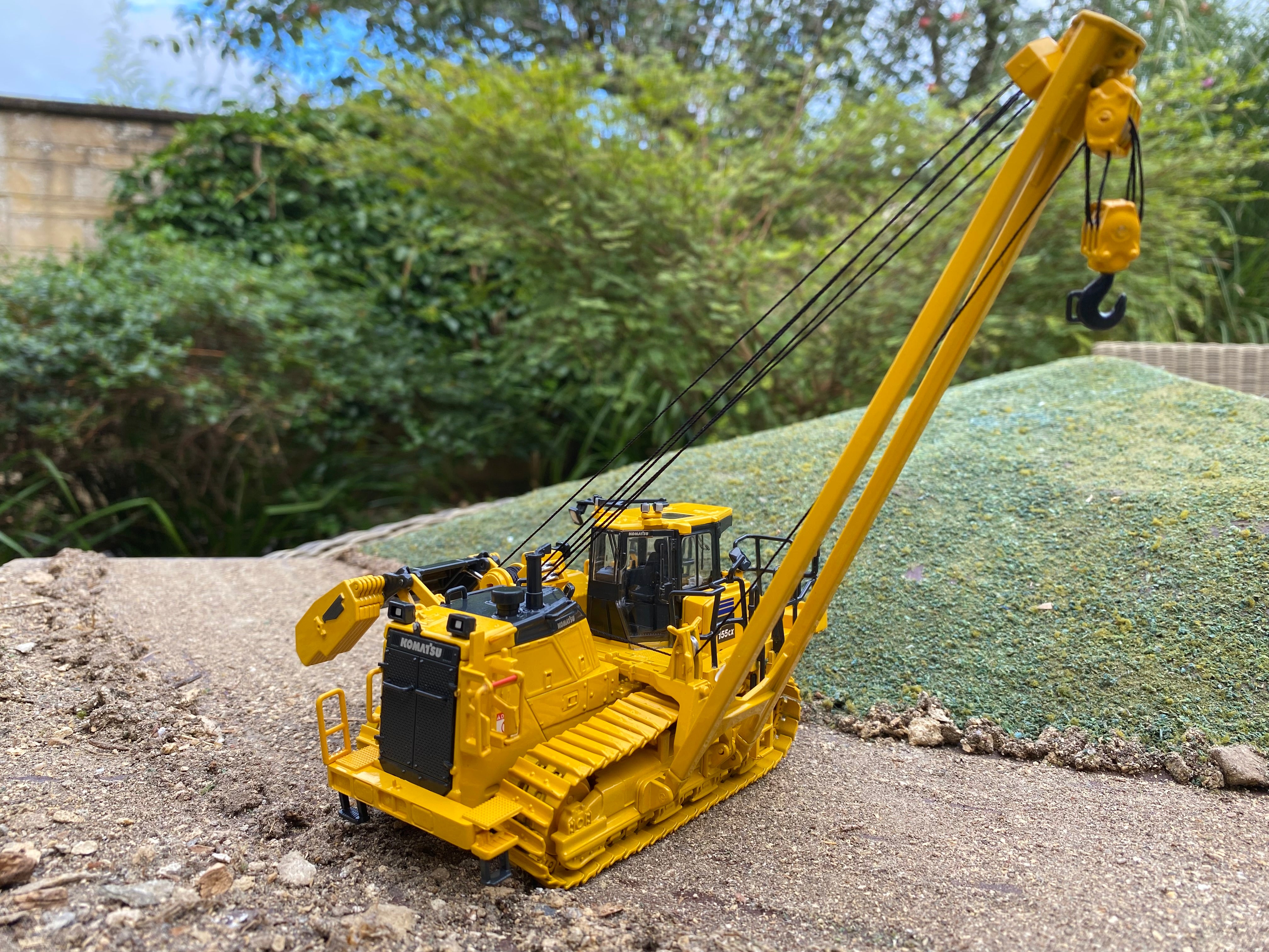 KOMATSU D155CX-8 PIPELAYER. 1:50 SCALE.