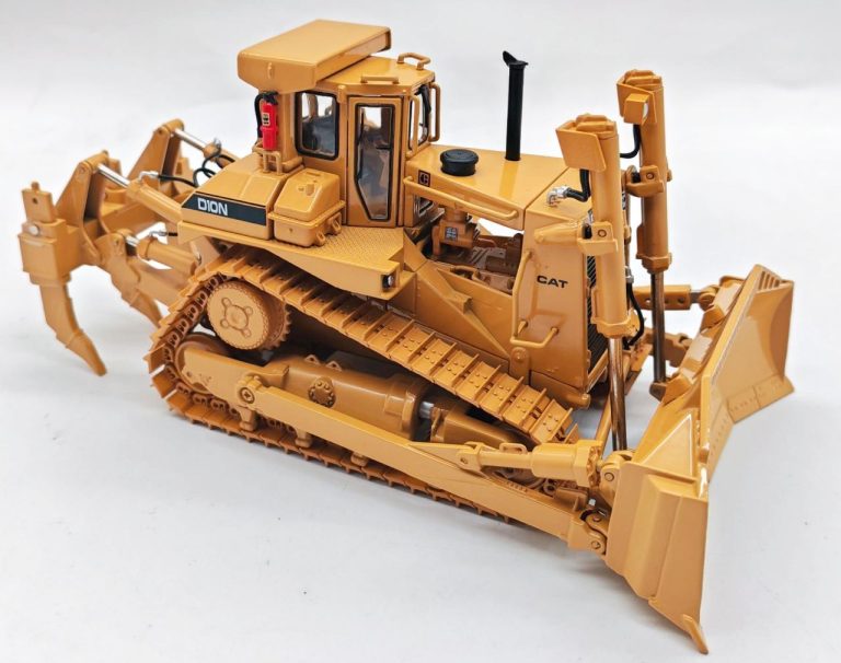 CAT D10N Dozer with U Blade and multi shank ripper. 1:48 scale.
