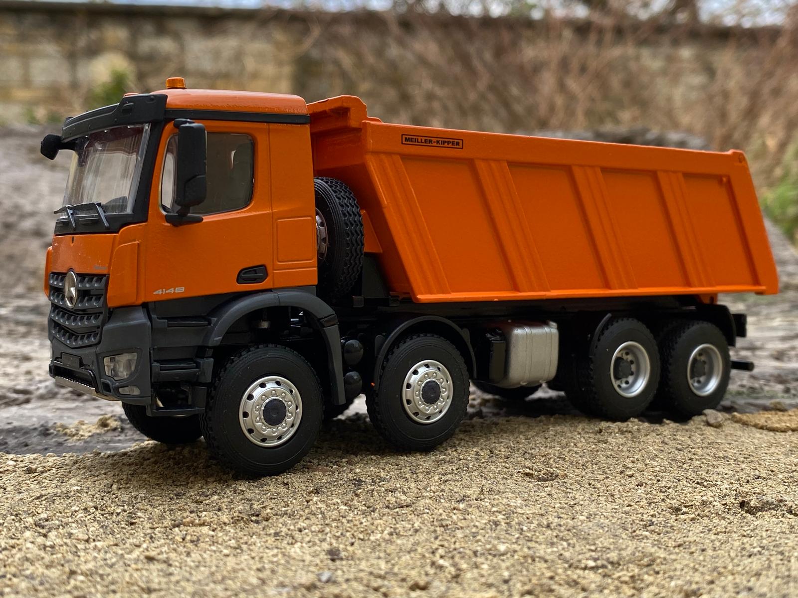 MERCEDES-BENZ Arocs Dump Truck. 1:50 scale