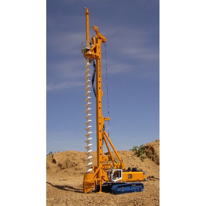 BAUER BG40 DRILLING RIG WITH AUGER SOB/CFA EQUIPMENT. Scale 1:50