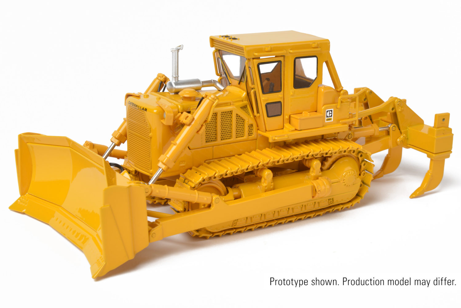 CAT D8K Dozer with U-Blade 1:48 scale