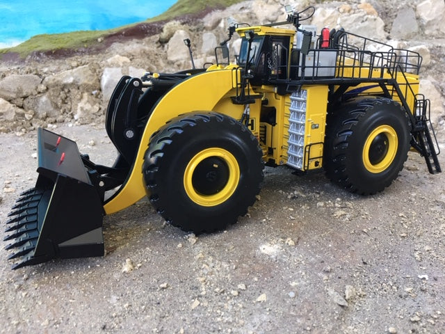 P&H KOMATSU L-1850 LOADER with Rock Bucket. Scale 1:50