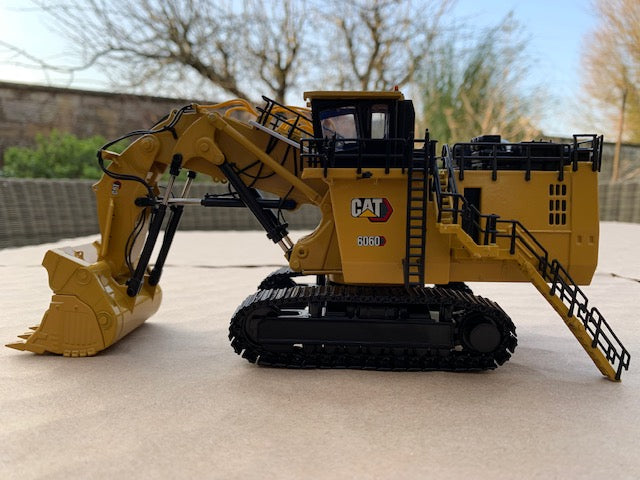 CAT 6060FS MINING SHOVEL. Scale 1:87