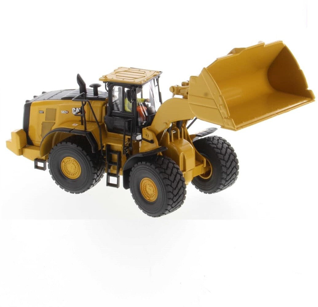 CAT 982 XE Wheel Loader. Scale 1:50
