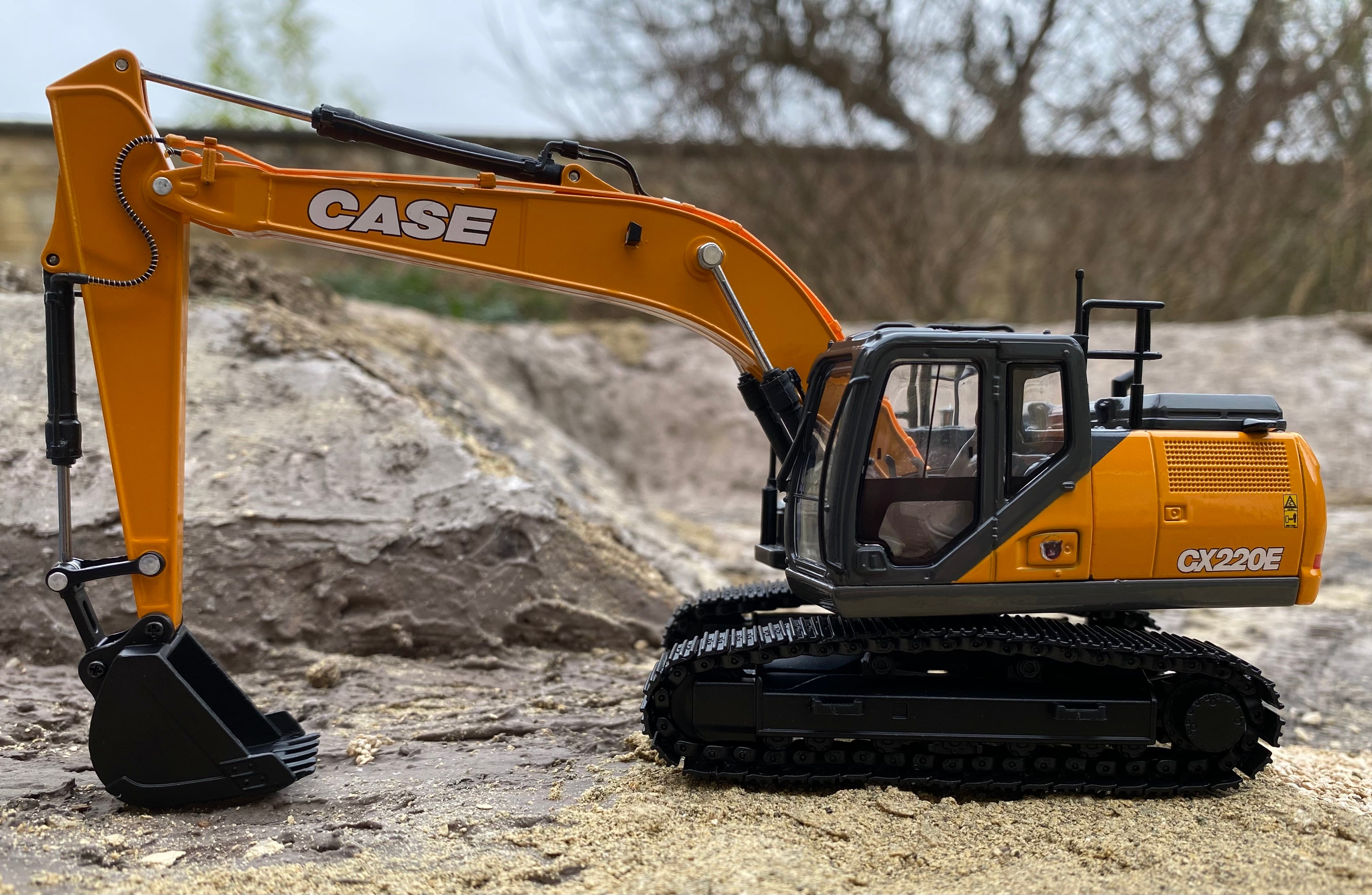 CASE CX220E Excavator. 1:50 scale.
