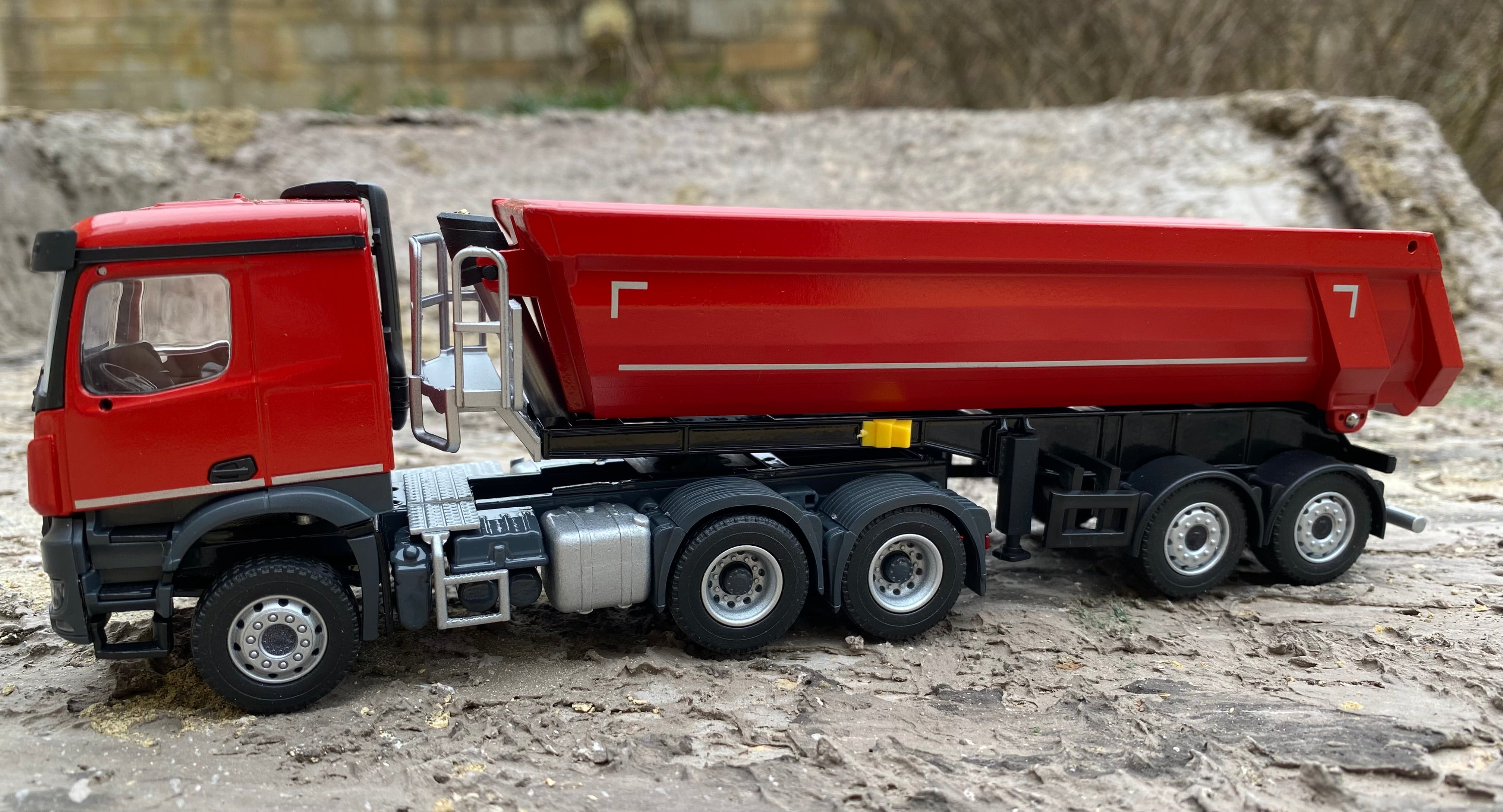 Mercedes-Benz Arocs 3 axle with 2 axle round dump trailer. 1:50 scale.