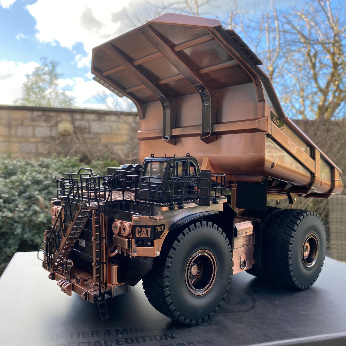 CAT 797F CAT 1/50 自動車 797F Mayhem Mining – Model Cast Die Scale 1:50 Truck Mining 自動車