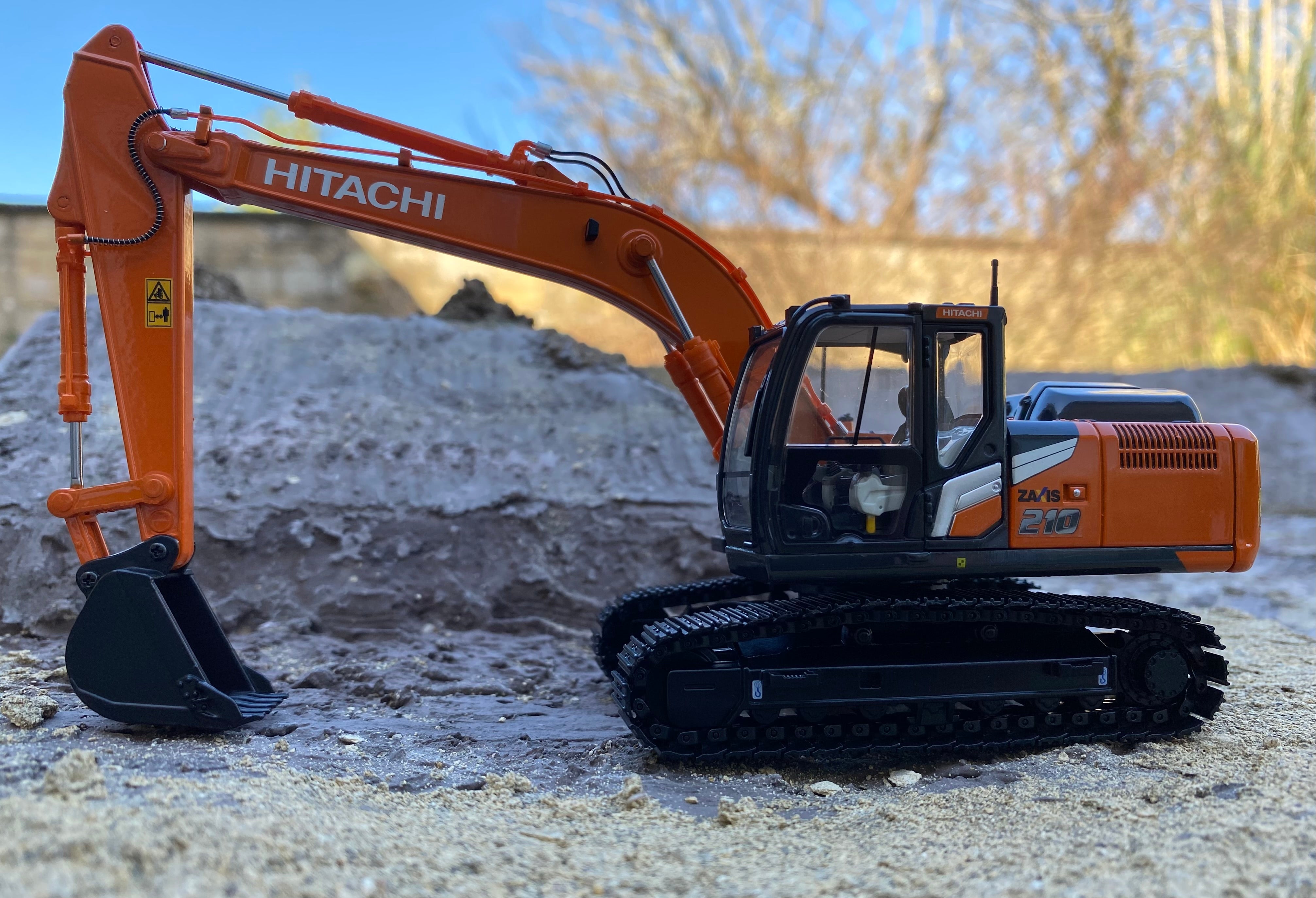 HITACHI ZX210-7G Tracked Excavator 1:50 scale.