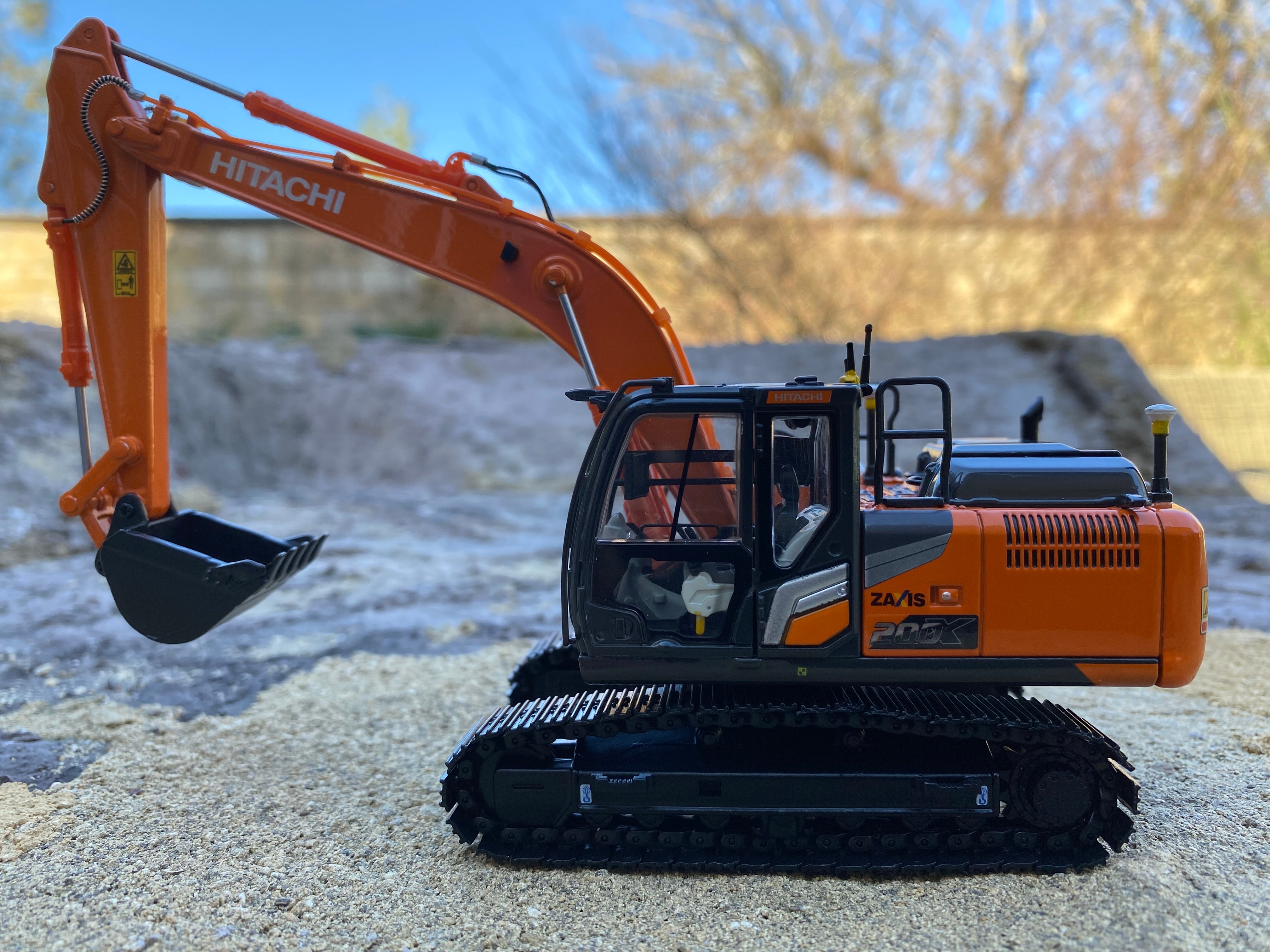 HITACHI ZX200X-7 ICT HYDRAULIC EXCAVATOR. Scale 1:50