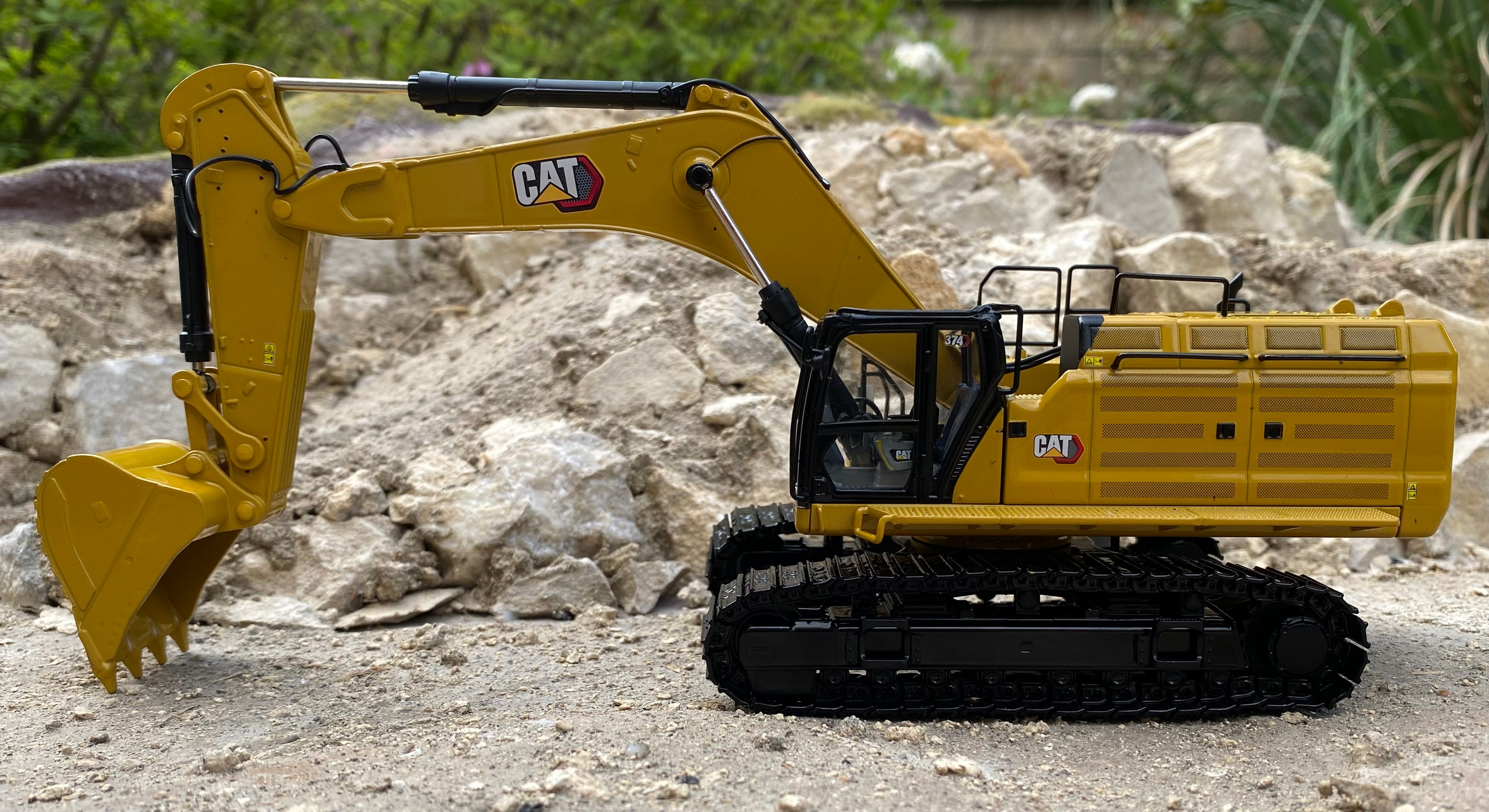 CAT 374 Hydraulic Excavator. 1:50 scale