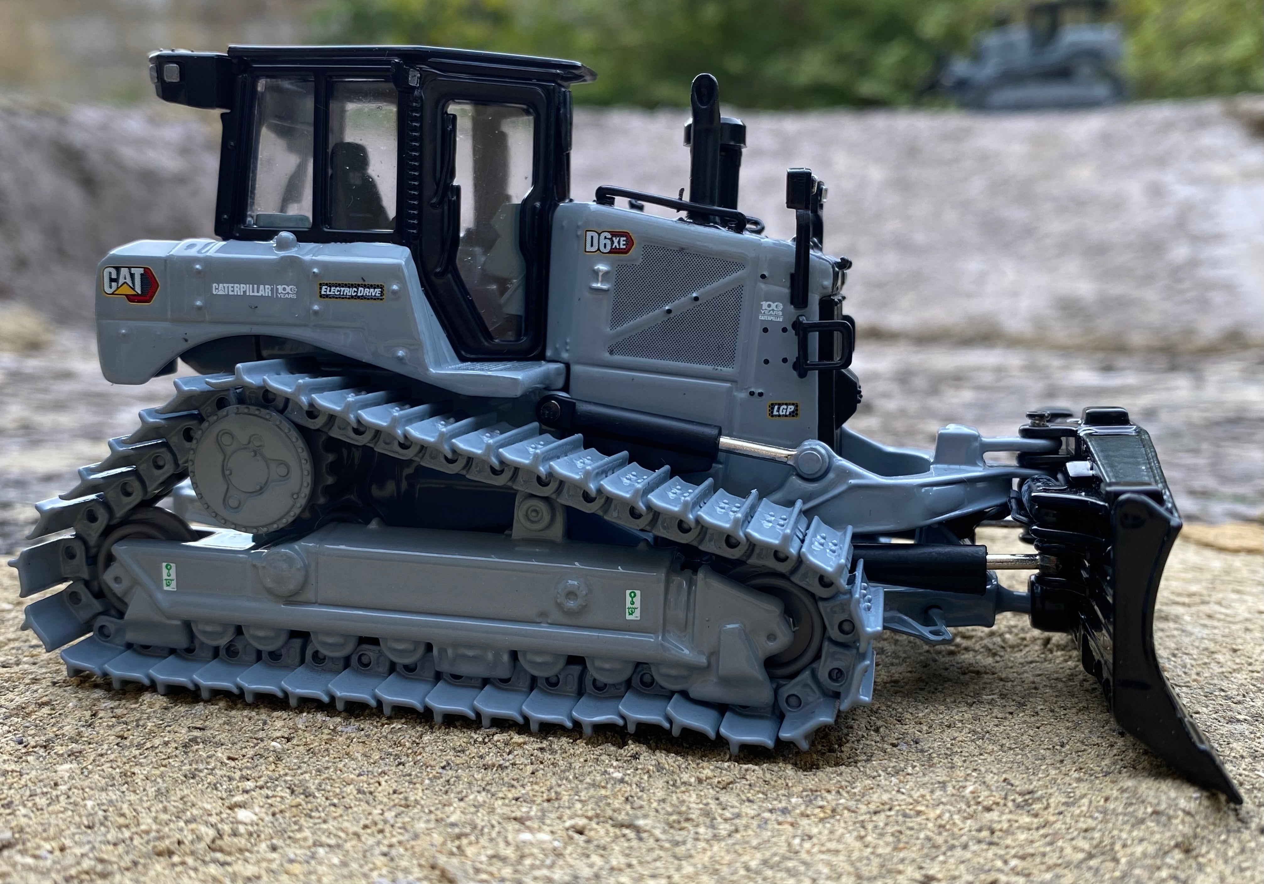 CAT D6 XE LGP DOZER in Centennial grey. 1:50 scale