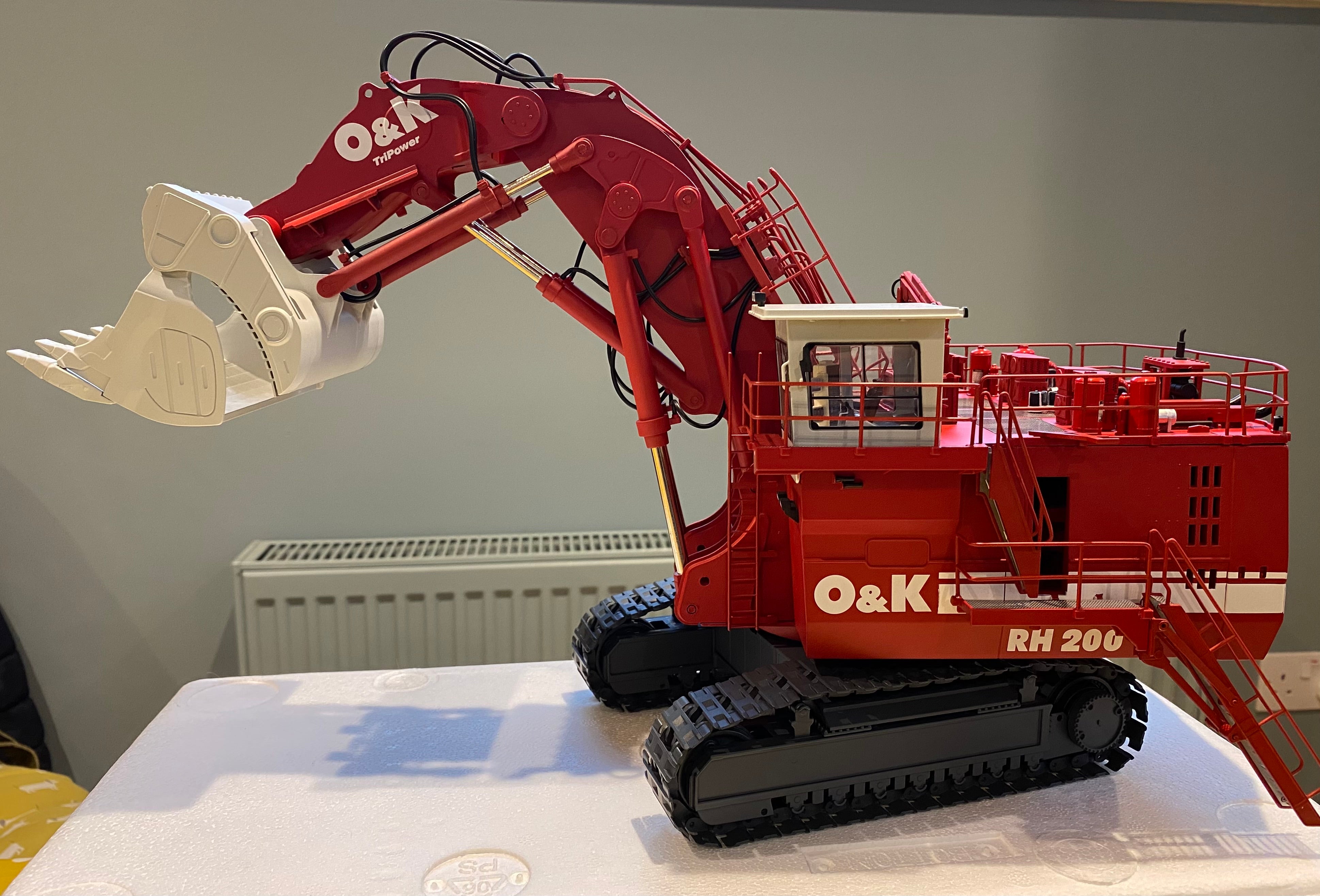 O&K RH200 FACE SHOVEL. 1:50 Scale.