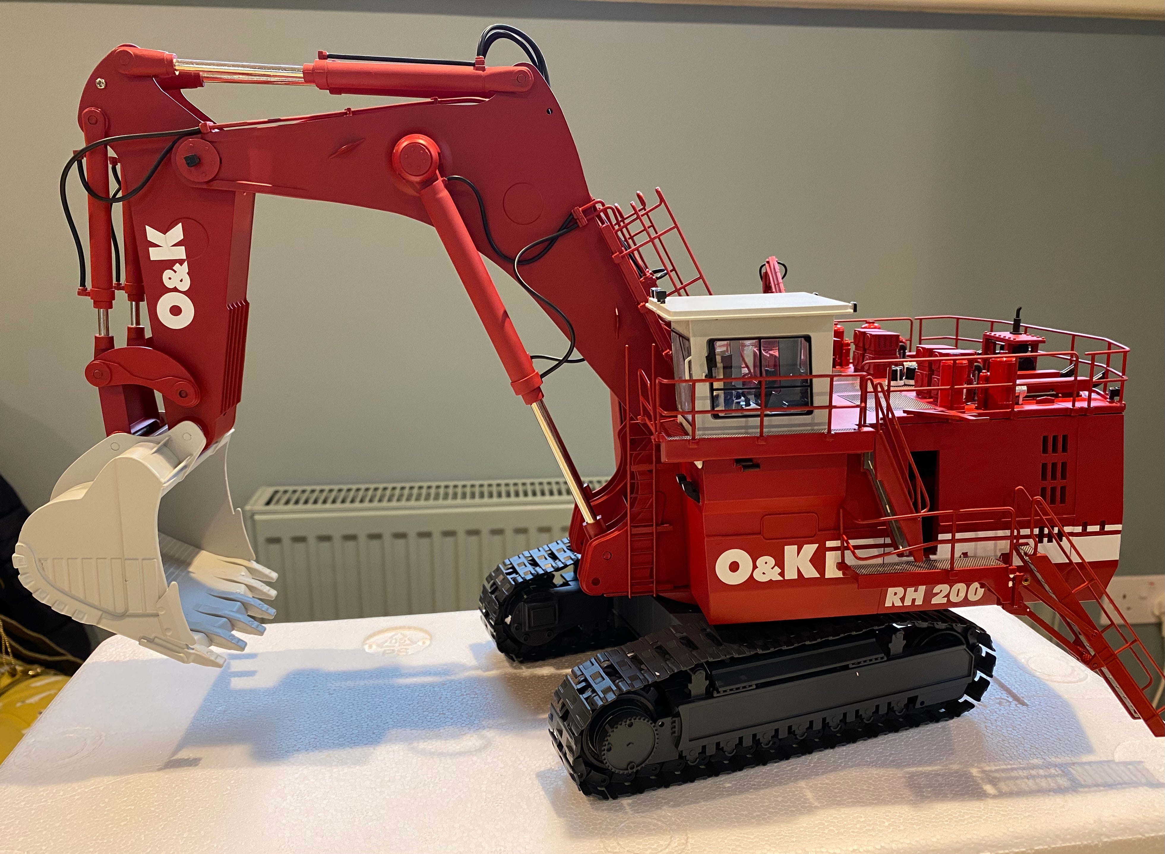 O&K RH200 BACKHOE Scale 1:50