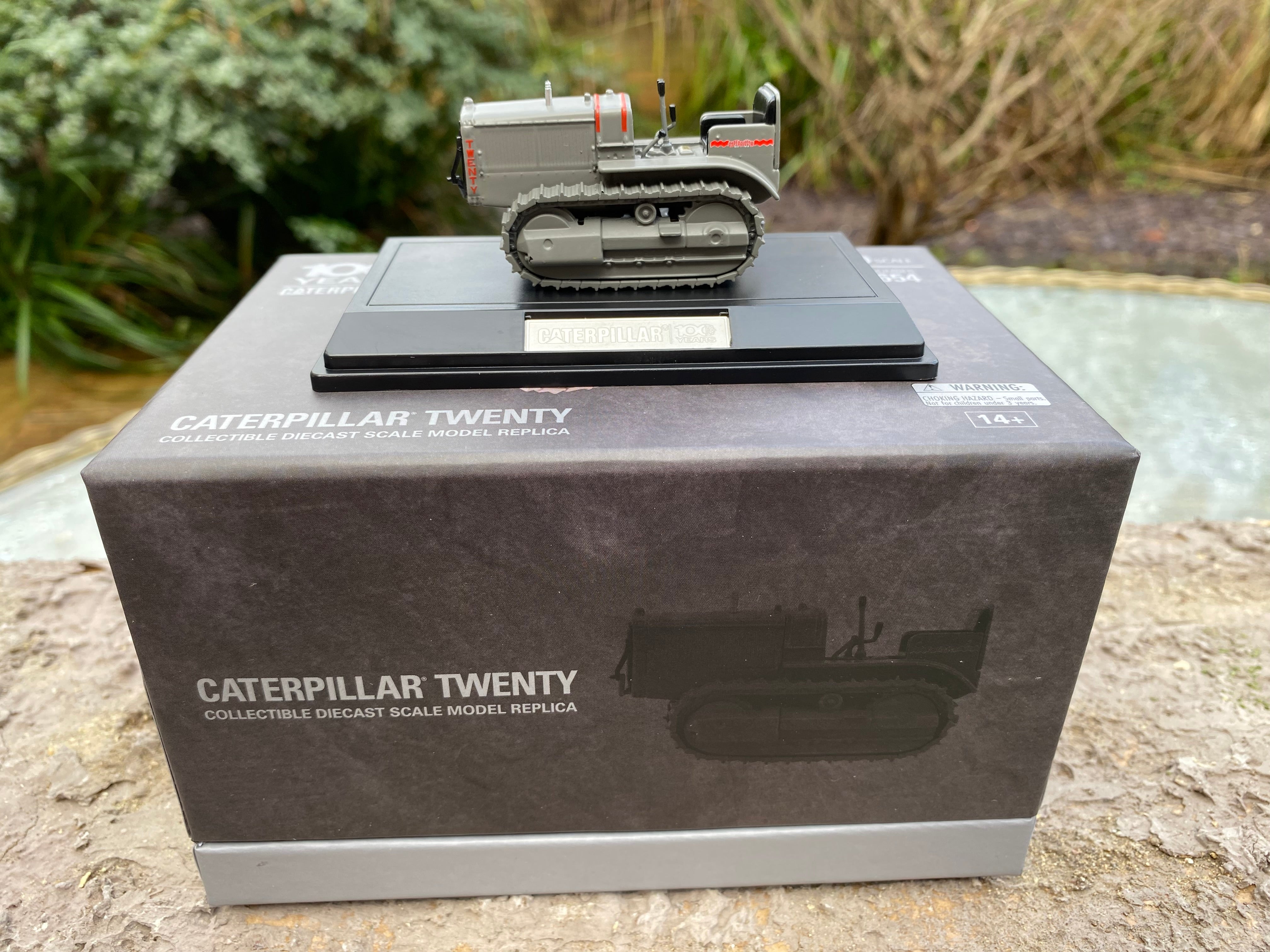 CAT Twenty Track Type Tractor. 1:50 scale.