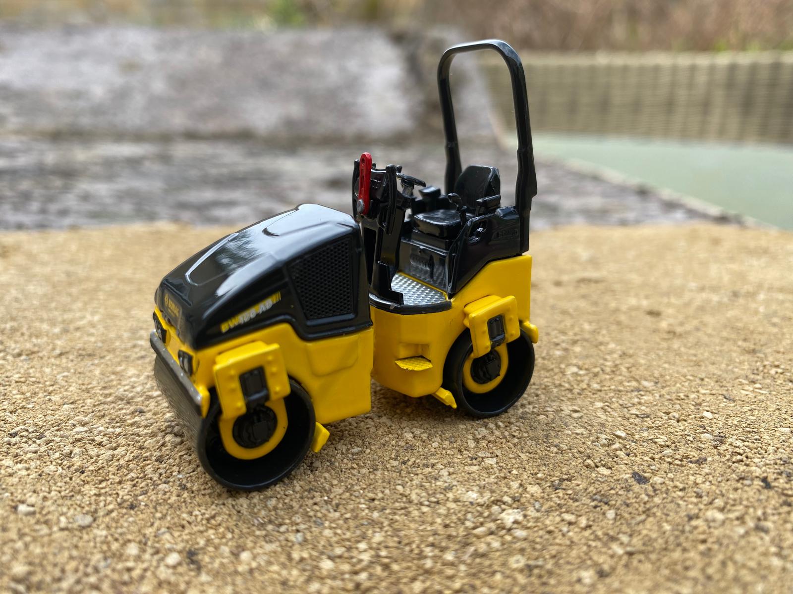 BOMAG BW 120 AD-5 Tandem Roller. 1:50 scale