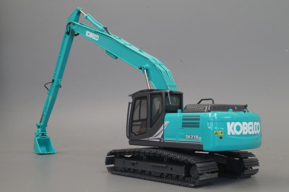 KOBELCO SK210LC-11 Long Reach Excavator. 1:50 scale