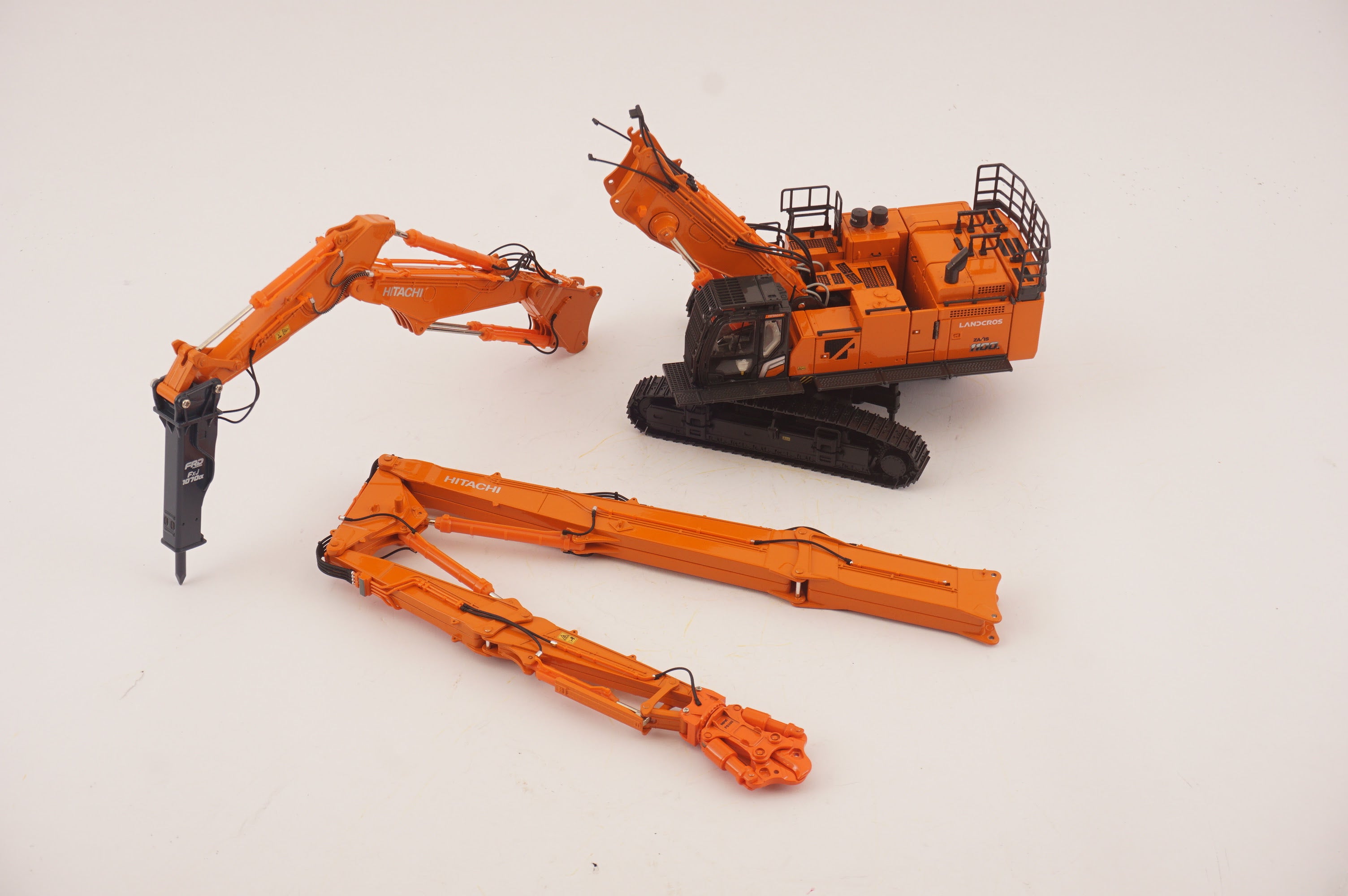 HITACHI-LANDCROS ZX1100LC-7 Demolition Excavator. 1:50 scale. SET 2