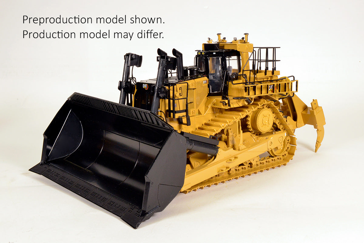 CAT D11 CARRY DOZER. Scale 1:24