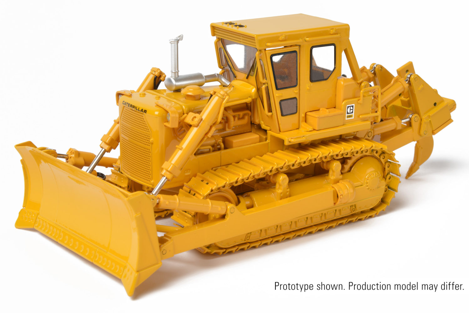 CAT D8K Dozer with S-Blade 1:48 scale