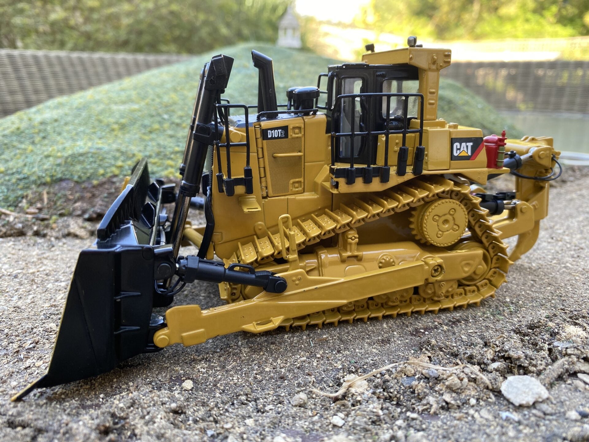 CAT D10T2 DOZER. Scale 1:50