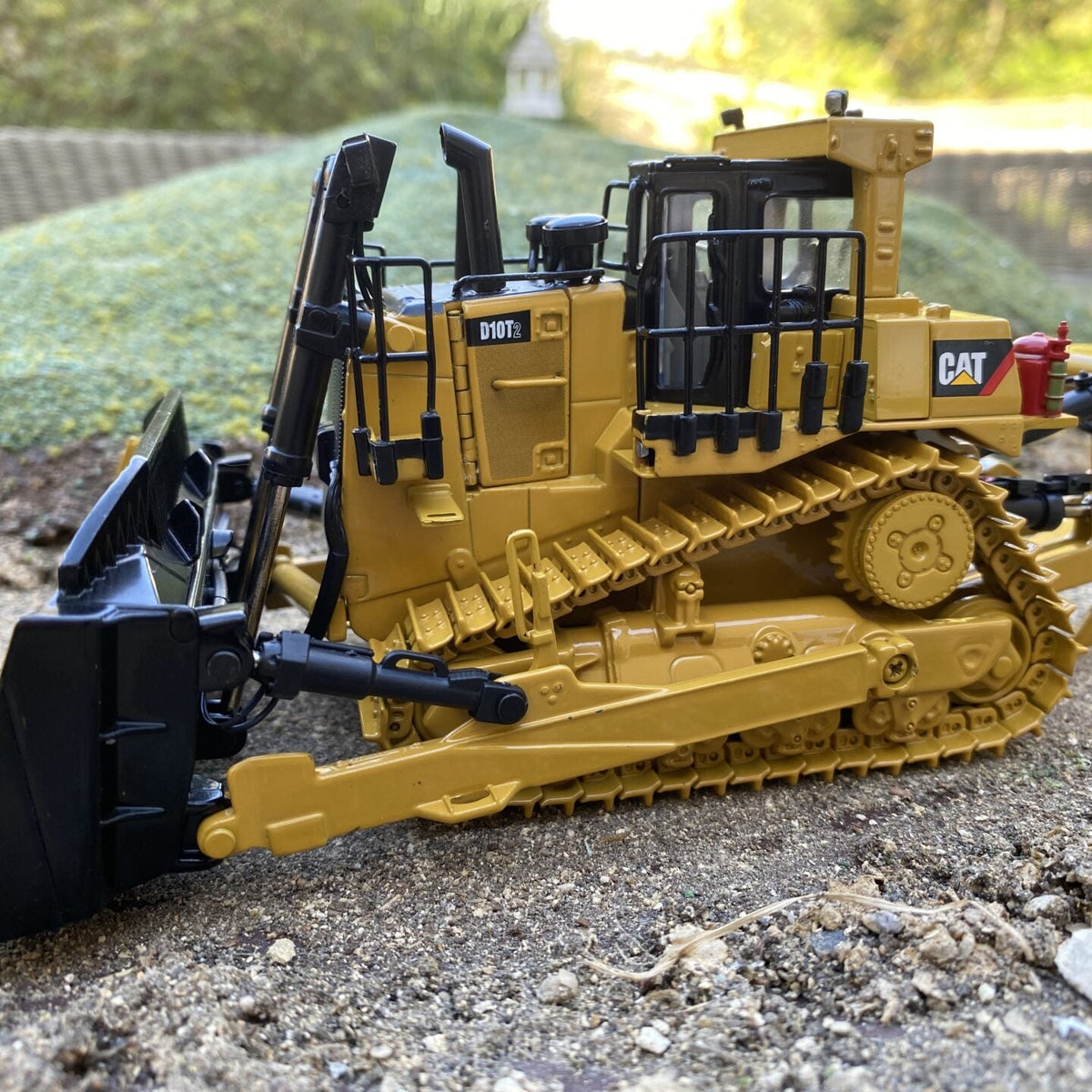 CAT D10T2 DOZER. Scale 1:50