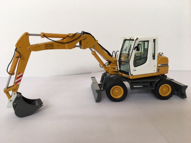 LIEBHERR A309 Hydraulic Excavator. Scale 1:50