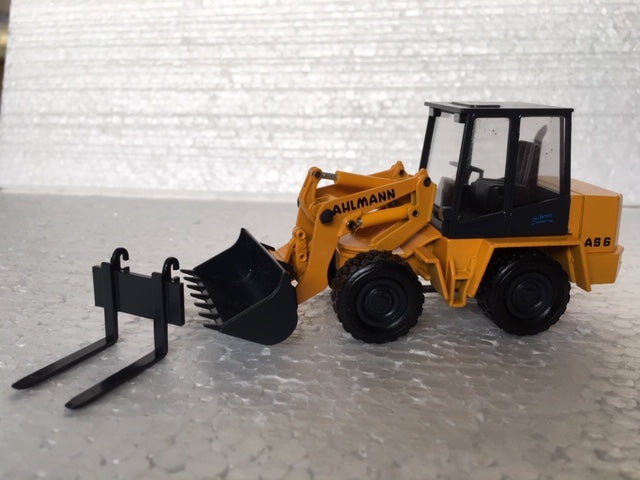 AHLMANN AS6 Loader. Scale 1:50