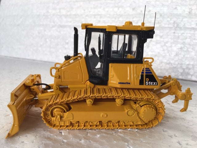 KOMATSU D51EXi-22/D51PXi-22 DOZER. Scale 1:50