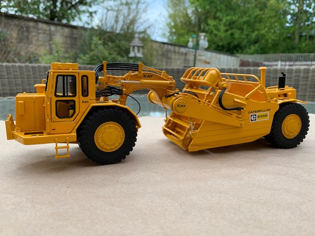 CAT 639D ELEVATING SCRAPER. 1:48 Scale