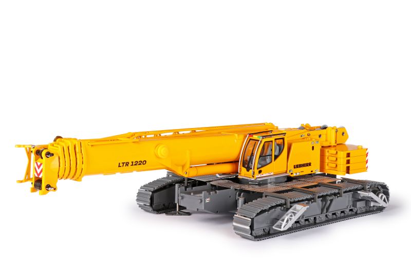 LIEBHERR LTR 1220 TELESCOPIC CRAWLER CRANE. Scale 1:50