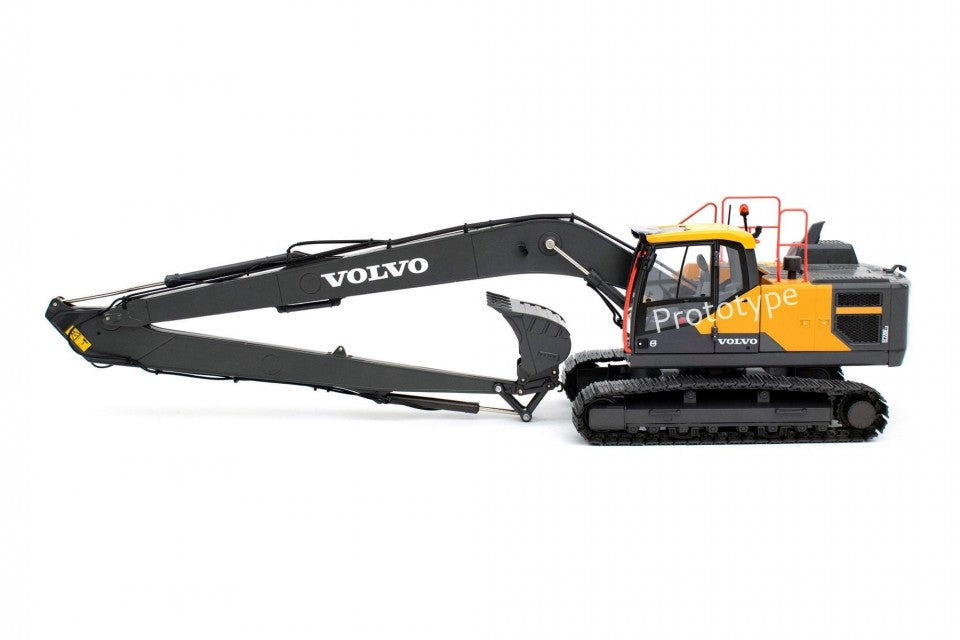 VOLVO EC220ELR Long Reach Excavator. Scale 1:32