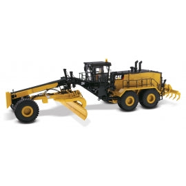 CAT 24 MOTOR GRADER. Scale 1:50