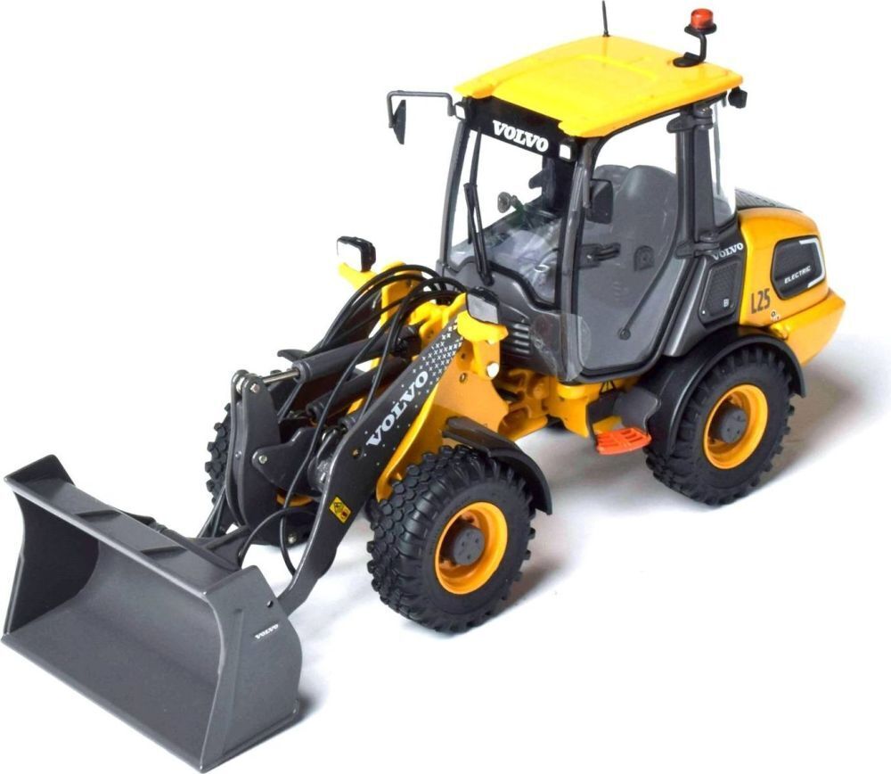 VOLVO L25 Electric Compact Wheel Loader. Scale 1:32