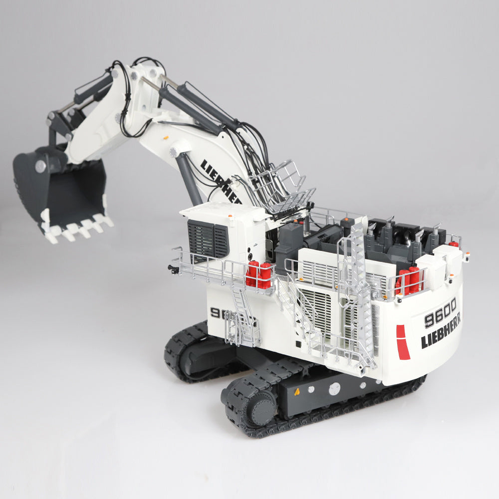 LIEBHERR R9600 MINING EXCAVATOR. Scale 1:50